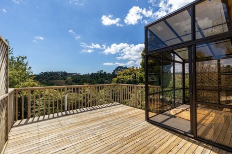 Photo of property in 13 Lindaver Grove, Merrilands, New Plymouth, 4312