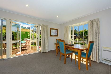 Photo of property in 5 Patricia Place, Harewood, Christchurch, 8051