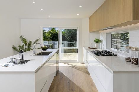 Photo of property in 11a Langana Avenue, Browns Bay, Auckland, 0630