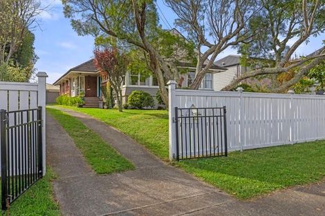 Photo of property in 46 Merani Street, Belmont, Auckland, 0622