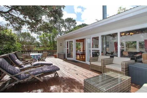 Photo of property in 28 Kauri Road, Birkenhead, Auckland, 0626