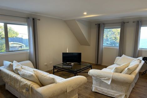 Photo of property in 38 Pacific Parade, Army Bay, Whangaparaoa, 0930