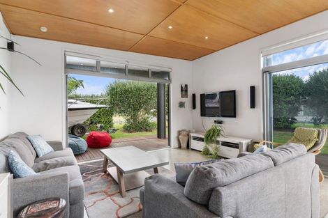 Photo of property in 100 Sylvia Road, Whangamata, 3620