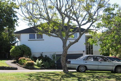 Photo of property in 20 Divich Avenue, Te Atatu South, Auckland, 0610