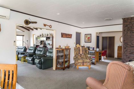 Photo of property in 10 Smith Street, Dannevirke, 4930