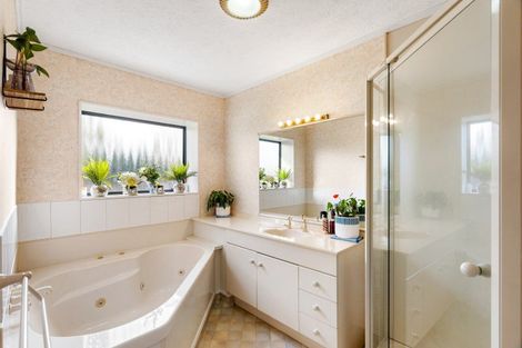 Photo of property in 1 Hyatt Grove, Greenmeadows, Napier, 4112