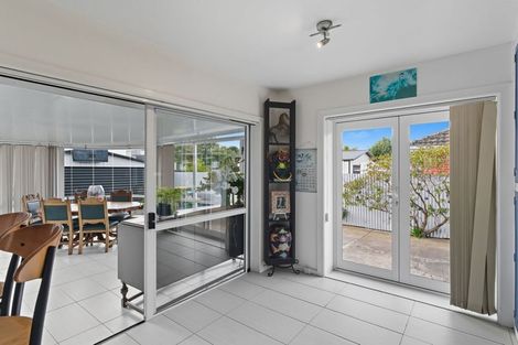 Photo of property in 125 Harris Crescent, Papanui, Christchurch, 8053