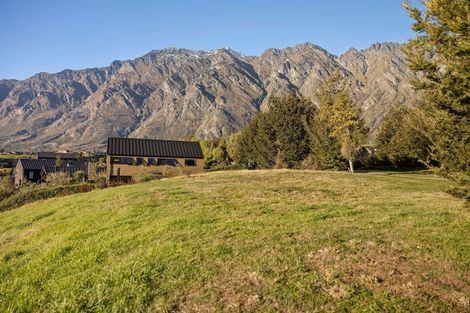 Photo of property in 25 Rannoch Drive, Jacks Point, Queenstown, 9371