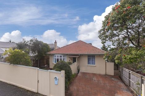 Photo of property in 1/8 Merani Street, Narrow Neck, Auckland, 0622