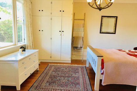 Photo of property in 16 Fernlea Avenue, Karori, Wellington, 6012