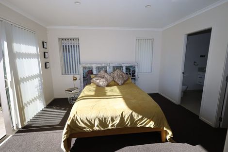 Photo of property in 16 Te Kio Crescent, Papamoa Beach, Papamoa, 3118