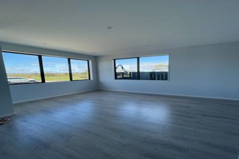 Photo of property in 4 Pineview Drive, Rosehill, Papakura, 2113