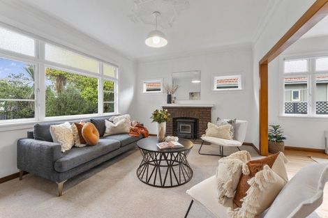 Photo of property in 9 Franklin Avenue, Hokowhitu, Palmerston North, 4410