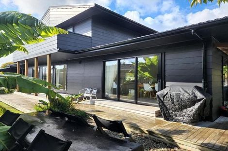 Photo of property in 23 Linda Street, Oakura, 4314