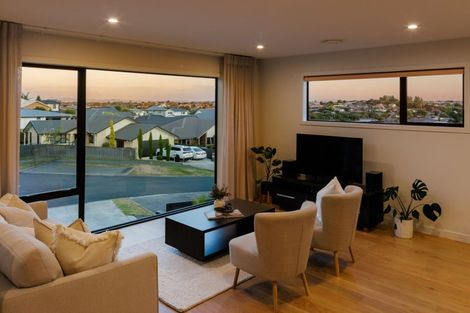 Photo of property in 13 Evergreen Rise, Grandview Heights, Hamilton, 3200