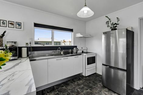 Photo of property in 1/353 Saint Aubyn, Moturoa, New Plymouth, 4310