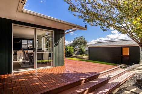 Photo of property in 2 Lynley Crescent, Blenheim, 7201