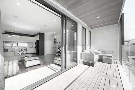 Photo of property in 2/5 Ayr Road, Pakuranga, Auckland, 2010