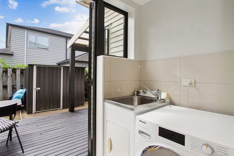 Photo of property in 22 Midhurst Avenue, Henderson, Auckland, 0612
