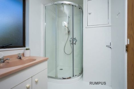 Photo of property in 2/17 Greenvalley Rise, Glenfield, Auckland, 0629