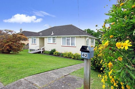 Photo of property in 42 Banks Street, Marfell, New Plymouth, 4310