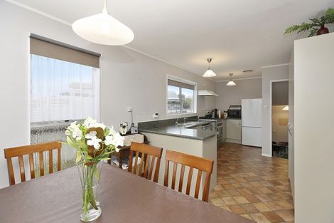 Photo of property in 14 Virginia Place, Whalers Gate, New Plymouth, 4310
