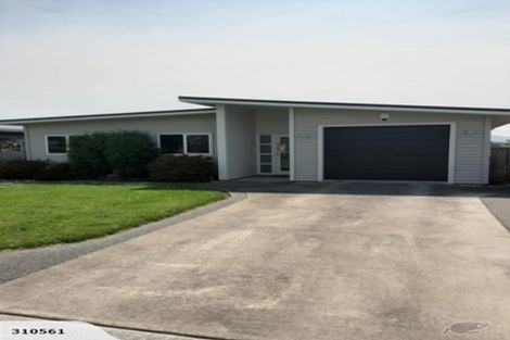 Photo of property in 60 Pipiroa Road, Ngatea, 3503