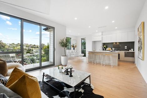 Photo of property in 144a Oaktree Avenue, Browns Bay, Auckland, 0630