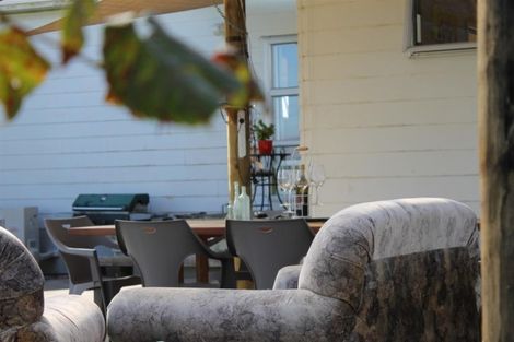 Photo of property in 212 Huarau Road, Whakapirau, Maungaturoto, 0583