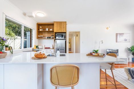 Photo of property in 2/7 Onepoto Road, Hauraki, Auckland, 0622