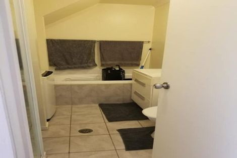 Photo of property in 2a Charlenne Close, Ranui, Auckland, 0612