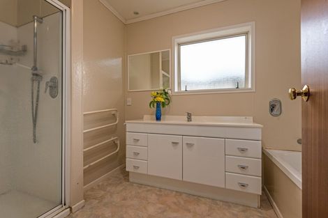 Photo of property in 8 Cole Lane, Milson, Palmerston North, 4414