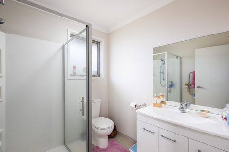 Photo of property in 1 Honeyfield Drive, Whalers Gate, New Plymouth, 4310