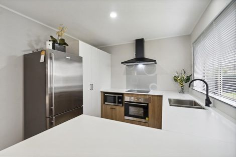 Photo of property in 15 Hocken Place, Mangere Bridge, Auckland, 2022