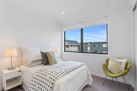 Photo of property in 10 Viridian Avenue, Rosehill, Papakura, 2113