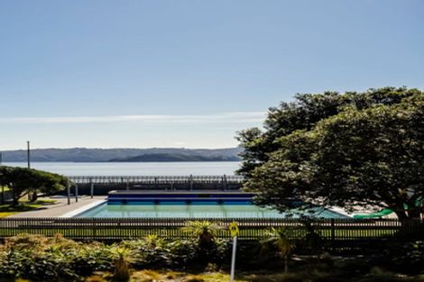 Photo of property in 73 Marine Parade, Eastbourne, Lower Hutt, 5013