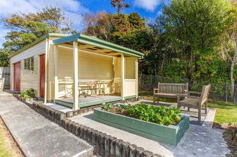Photo of property in 323 Main Road, Tawa, Wellington, 5028