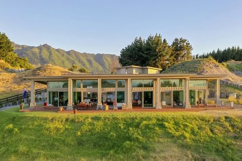 Photo of property in 187 Peka Peka Road, Peka Peka, Waikanae, 5391