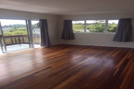 Photo of property in 2 Kingussie Place, Highland Park, Auckland, 2010
