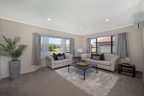 Photo of property in 11 Redcastle Drive, East Tamaki, Auckland, 2013