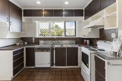 Photo of property in 10 Mccullough Avenue, Papatoetoe, Auckland, 2025