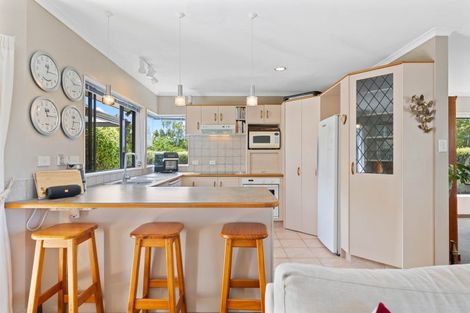 Photo of property in 43 Kinder Street, Acacia Bay, Taupo, 3330