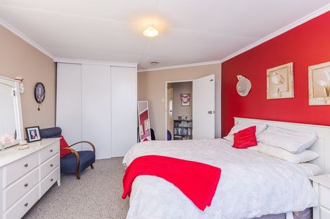 Photo of property in 21 Titoki Street, Castlecliff, Whanganui, 4501