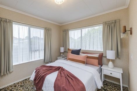 Photo of property in 6 Chertsey Court, Roslyn, Palmerston North, 4414