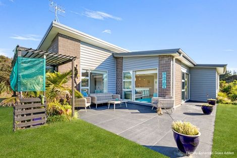 Photo of property in 76 Waitarere Rise Avenue, Waitarere, Levin, 5510