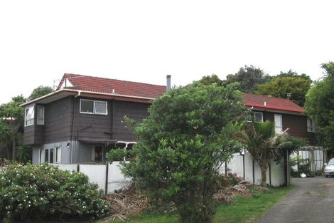 Photo of property in 2/2 Telstar Place, Beach Haven, Auckland, 0626