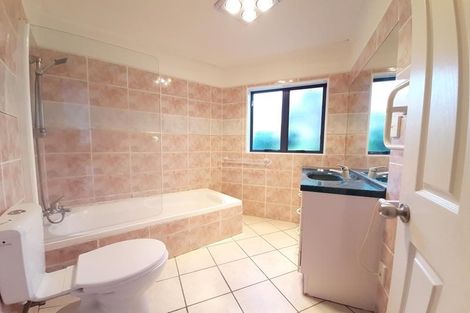 Photo of property in 93 Bushlands Park Drive, Albany, Auckland, 0632