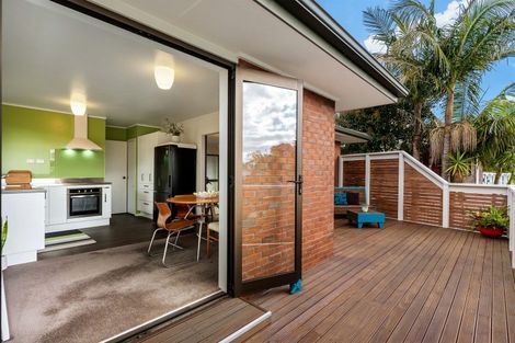 Photo of property in 2/6 Annette Avenue, Te Atatu South, Auckland, 0610