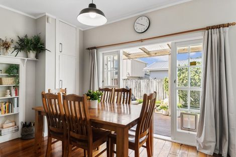 Photo of property in 11a Bruges Avenue, Miramar, Wellington, 6022