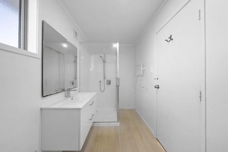 Photo of property in 32 Strid Road, Te Atatu South, Auckland, 0610